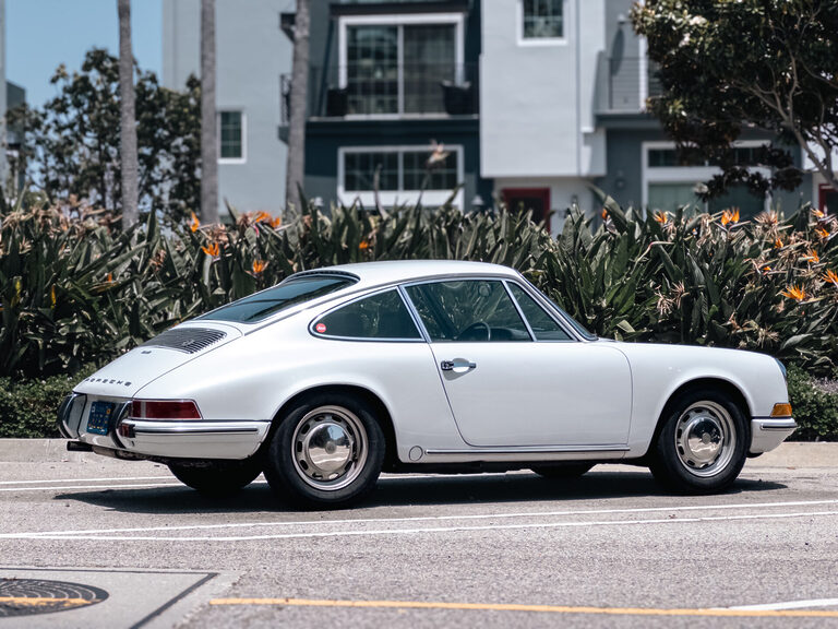 Carspotting Porsche 912 on the street