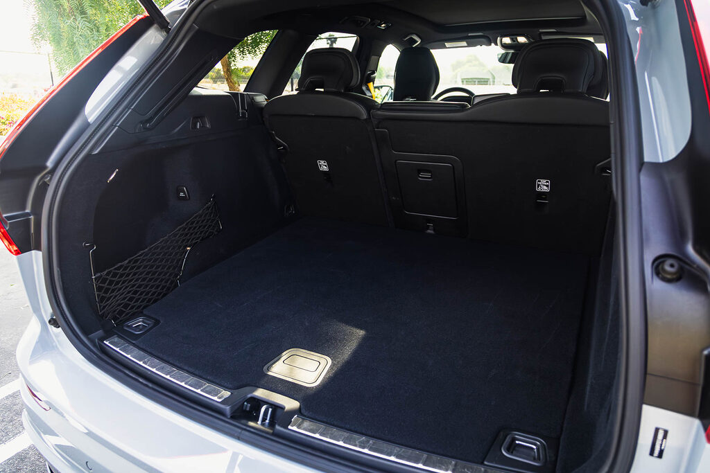 Volvo XC60 T8 AWD Polestar Engineered interior