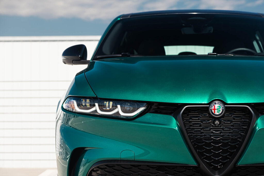 Alfa Romeo Tonale Intensa exterior