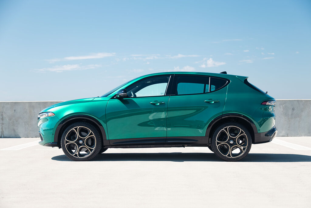 Alfa Romeo Tonale Intensa exterior